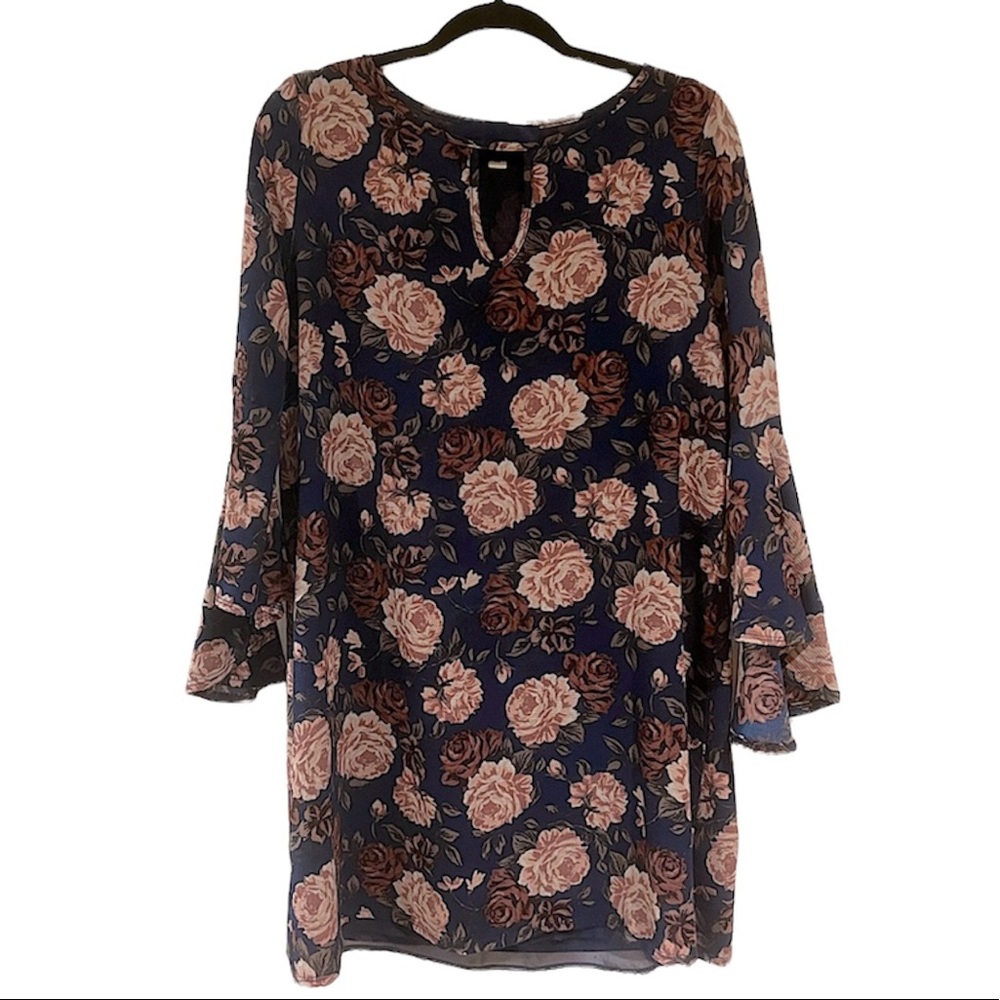 Francesca’s Navy Floral Print Dress with Bell Sleeve 🌸